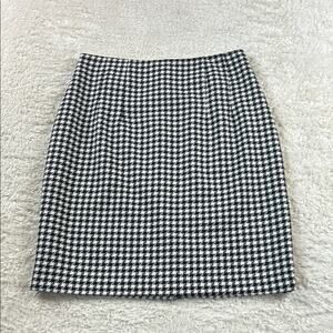 Vintage 80s Tarazzia black and white houndstooth mini skirt, size 7 or 8